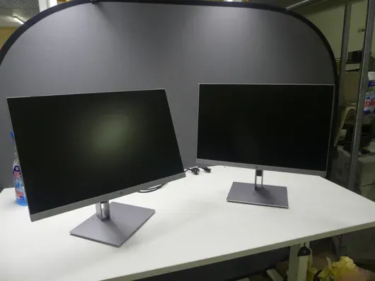 2台hp显示器