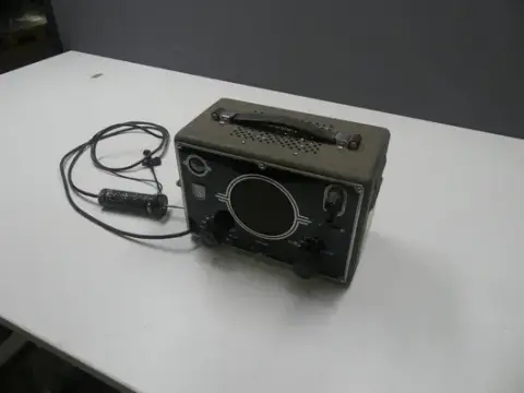 Testapparat med højttaler og sonde