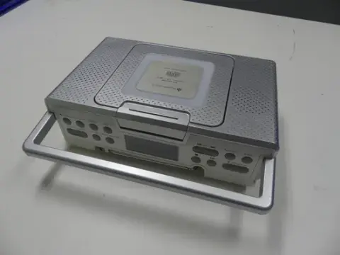 Radio de bucătărie încorporat cu player CD
