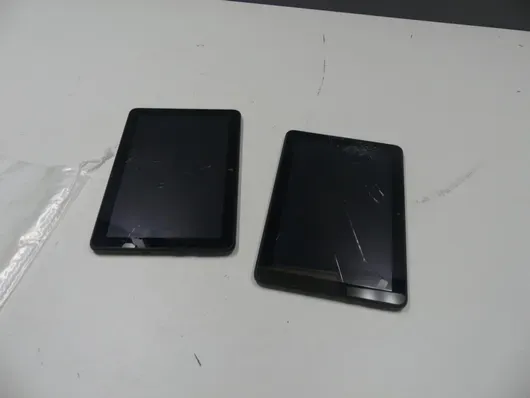 2 tablete Amazon Fire, defecte