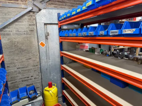 Ușă de șantier