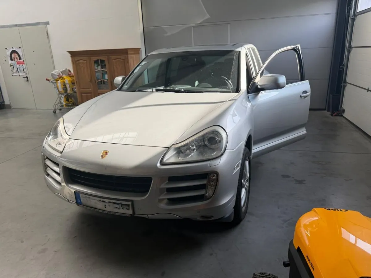 SUV（Porsche，Cayenne S 4.8 汽油版）