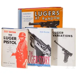 Cuatro libros en inglés sobre pistolas Luger