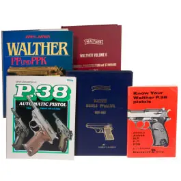 Cinque libri in lingua inglese sulle pistole Walther