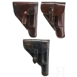Trois étuis de pistolet