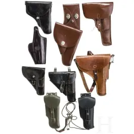 Neuf étuis de pistolet