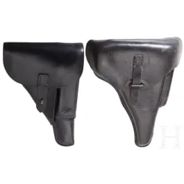 Twee holsters voor P 38