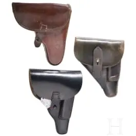 Trois étuis de pistolet