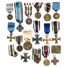 Collection de 16 décorations allemandes, vers 1860 - 1918