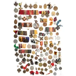 Approx. 70 decorations/badges