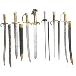 Collezione di sei armi bianche, in prevalenza francesi, sec. XIX–XX