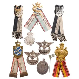 Collection de pin's, barrettes de combat, insignes de membre et de service, etc., 19e/20e siècle