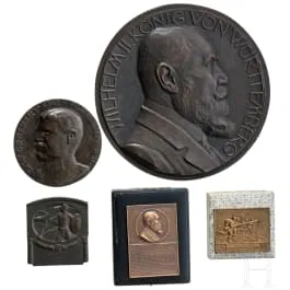 Petite collection de cinq plaques en bronze, 1er tiers du 20e siècle