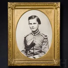 Prins Otto van Beieren (1848 - 1916) - levensgroot portretfoto in pronkframe, circa 1864