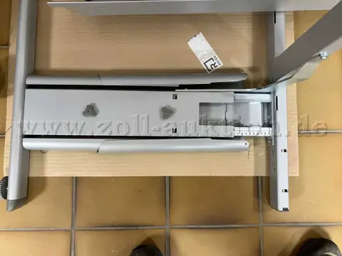 1 scrivania tipo Ergo 3.0 della ditta Reiss