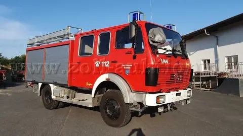 1辆消防车 LF16/12 Daimler-Benz，全轮驱动，Ziegler 上装