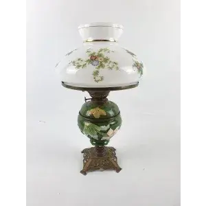 Majolika油灯高46厘米（缺少灯罩）