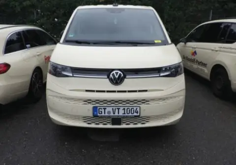1 vozilo Volkswagen Multivan, registarska oznaka: GT-VT 1004, prva registracija: 03.03.2023., broj šasije: WV2ZZZ7STPH006987, 225.526 km, 1968 ccm, 110 kW, dizel, 6603/CQJ