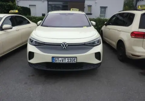 1 سيارة VW ID.4 Pro، اللوحة: GT-VT 110E، أول تسجيل: 18.07.2025، رقم الهيكل: WVHZZZE27SE046891، 26,112 كم، كهربائية، 89 كيلوواط، 0603/CSX