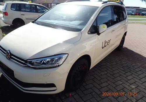 1 سيارة VW Touran، غير مسجلة، أول تسجيل: 10.06.2024، رقم الهيكل: WVGZZZ1T5PW025215، 120.000 كم، ديزل، Euro 6، 1968 سم مكعب، 110 كيلوواط، 0603/000، المصد الخلفي والمصابيح الخلفية مفكوكة (سابقاً HH-JS 1567)