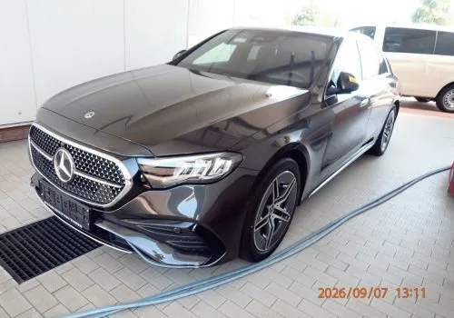 1 Mercedes Benz E300، سيدان، غير مسجلة، أول تسجيل: 23.12.2024، 21.000 كم، رقم الهيكل: W1KLF0JB8RA022109، هجين ديزل/كهرباء، Euro 6، 1993 سم³، 145 كيلوواط، 2222/BPW