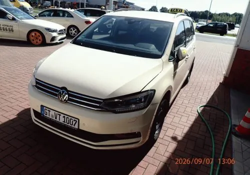 سيارة Volkswagen Touran واحدة، لوحة التسجيل: GT-VT 1007، أول تسجيل: 09.07.2025، رقم الهيكل: WVGZZZ1T2SW014620، 31,476 كم، ديزل، 1968 سم مكعب، Euro 6، الصيانة وتغيير الزيت مستحقة…