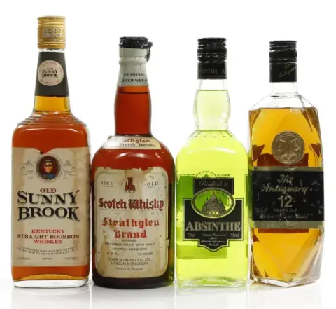 The Antiquary Blended Scotch Whisky 12 years 40 % vol. 0,7 l, The Antiquary ... og 3 mere