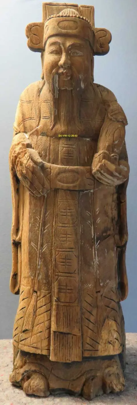 1 asiatisk trefigur