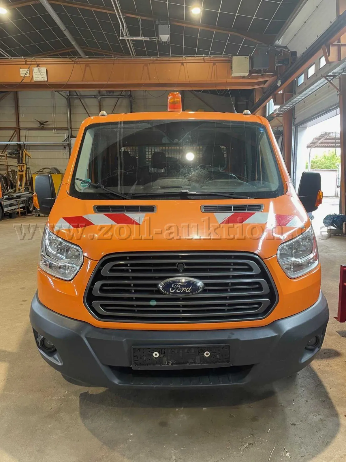1 Ford Transit plataforma 5,0 t