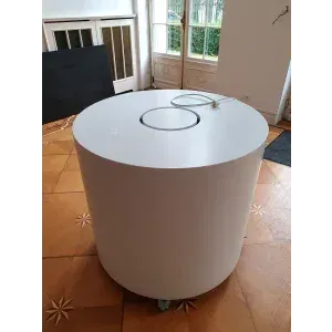 Apple Store verkooptafel - diameter 100 cm en 96 cm hoog
