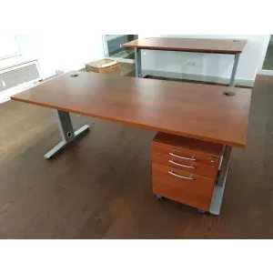 Schreibtisch MDD mit Rollcontainer 180 x 80cm