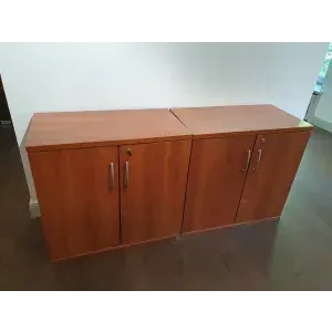 2 commodes env. 80 x 78 x 43 cm sans clé