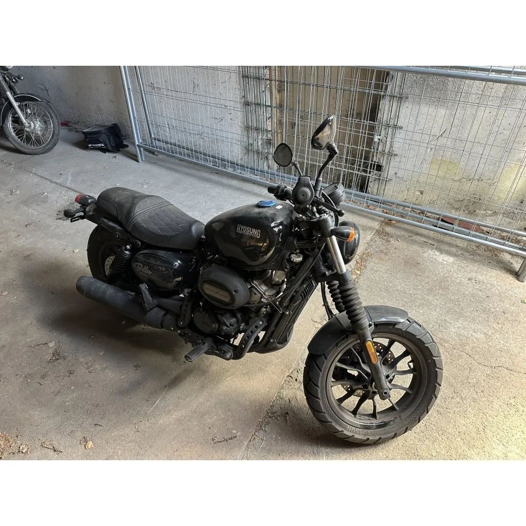 Motorcycle Hyosung GV 125s (seized)
