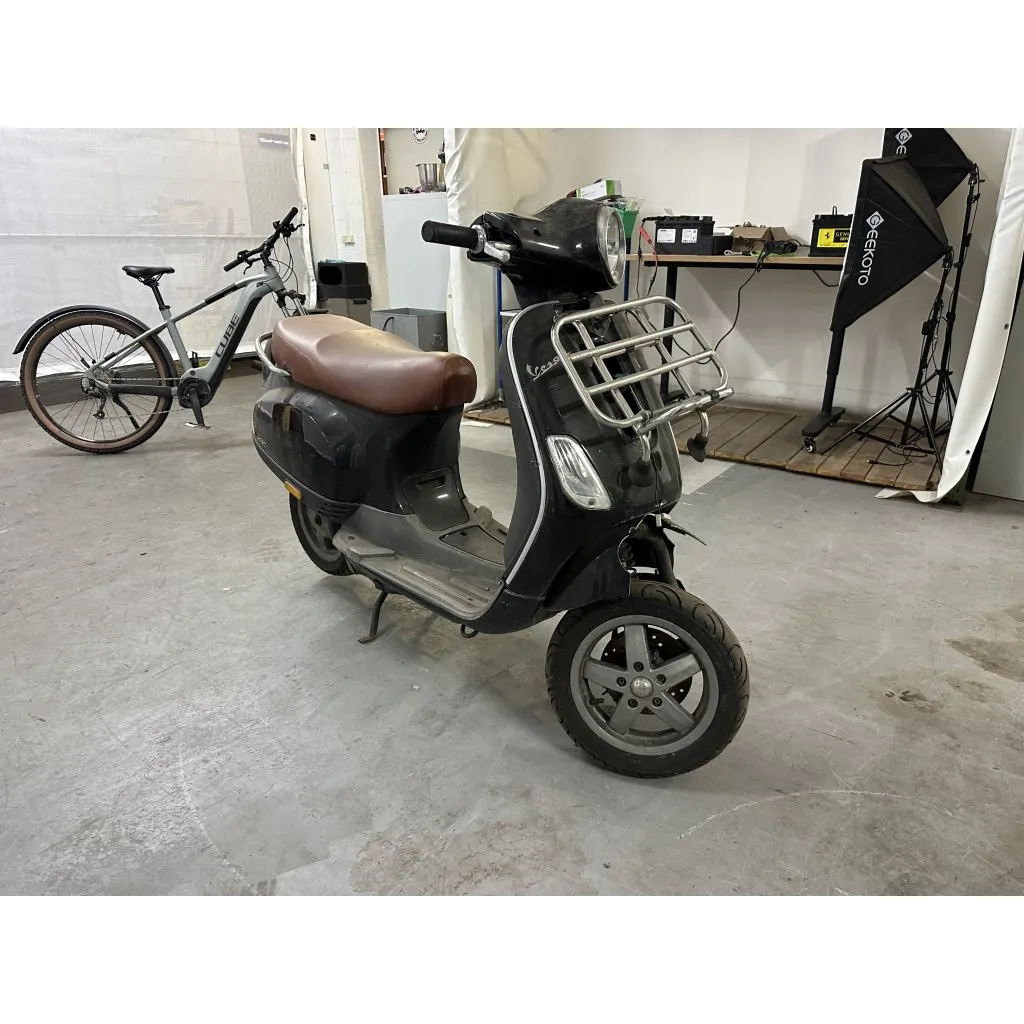 Skuter Piaggio Vespa (zajęty)