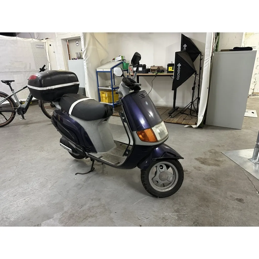 Scooter Piaggio NSL (seized)