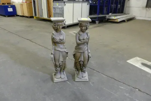 2x Kamienne kolumny