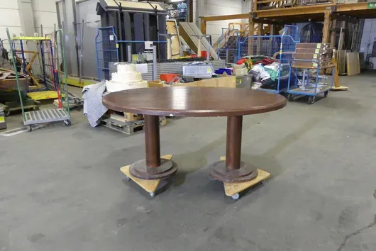 Requisiet - Bruine tafel