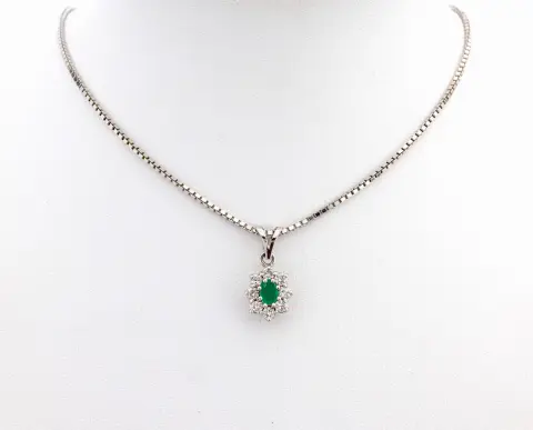 14 kt goud smaragd-diamant hanger, witgoud 585/000, ovaal gefacetteerde smaragd ca. 0,35 ct, 8