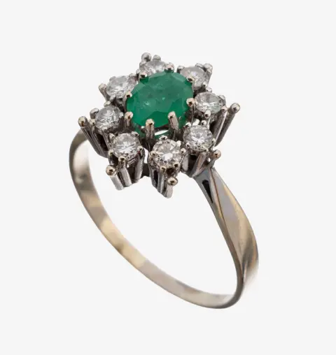 14 kt goud smaragd-diamant ring, witgoud 585/000, ovaal gefacetteerde smaragd ca. 0,40 ct, 8