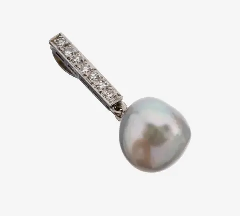 14 kt goud parel-diamant hanger, witgoud 585/000, 7 kleine 8/8 diamanten, beweegbaar opgehangen