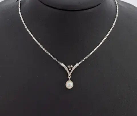 14 kt goud parel-diamant collier, witgoud 585/000, middendeel met beweegbaar hangende