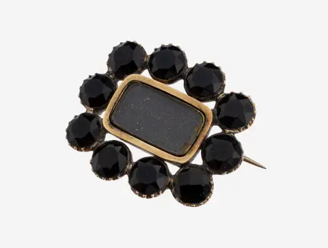 Broche en or 14 kt, Angleterre, datée 1835, or 585/000 poinçonné, insert en verre central, anciennement