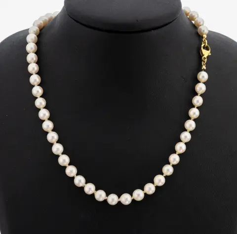 Collier de perles avec fermoir en or 8 kt, or jaune 333/000, perles de culture Akoya, diam. env. 6,6-6,8 mm