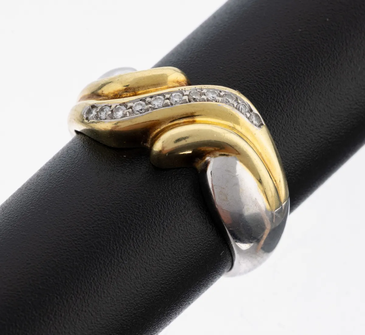 14 kt Gold Brillant-Ring, GG/WG 585/000, 11Brillanten zus. ca. 0.10 ct Weiß/si, RW 54,