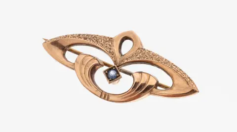 Broche saphir Art nouveau en or 8 kt, vers 1900, or rose 333/000, géométrique, petits saphirs ronds facettés