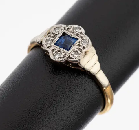 Bague saphir-diamant en or 18 ct, or 750/000, tête de bague en platine, saphir carré central