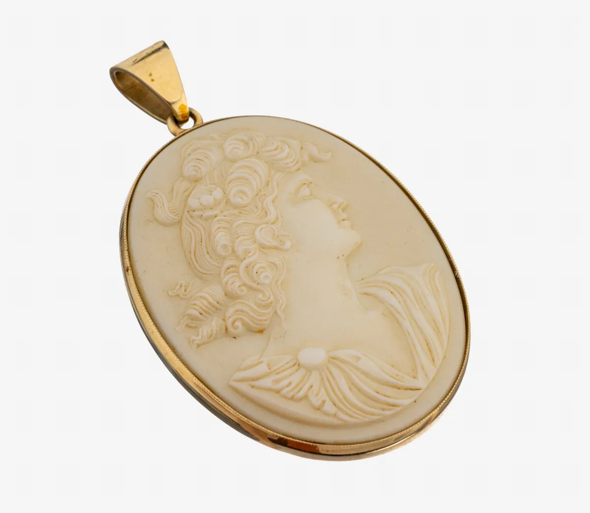 Pendentif camée en or 14 ct, or 585/000 poinçonné, camée ovale, représentation d'une dame en