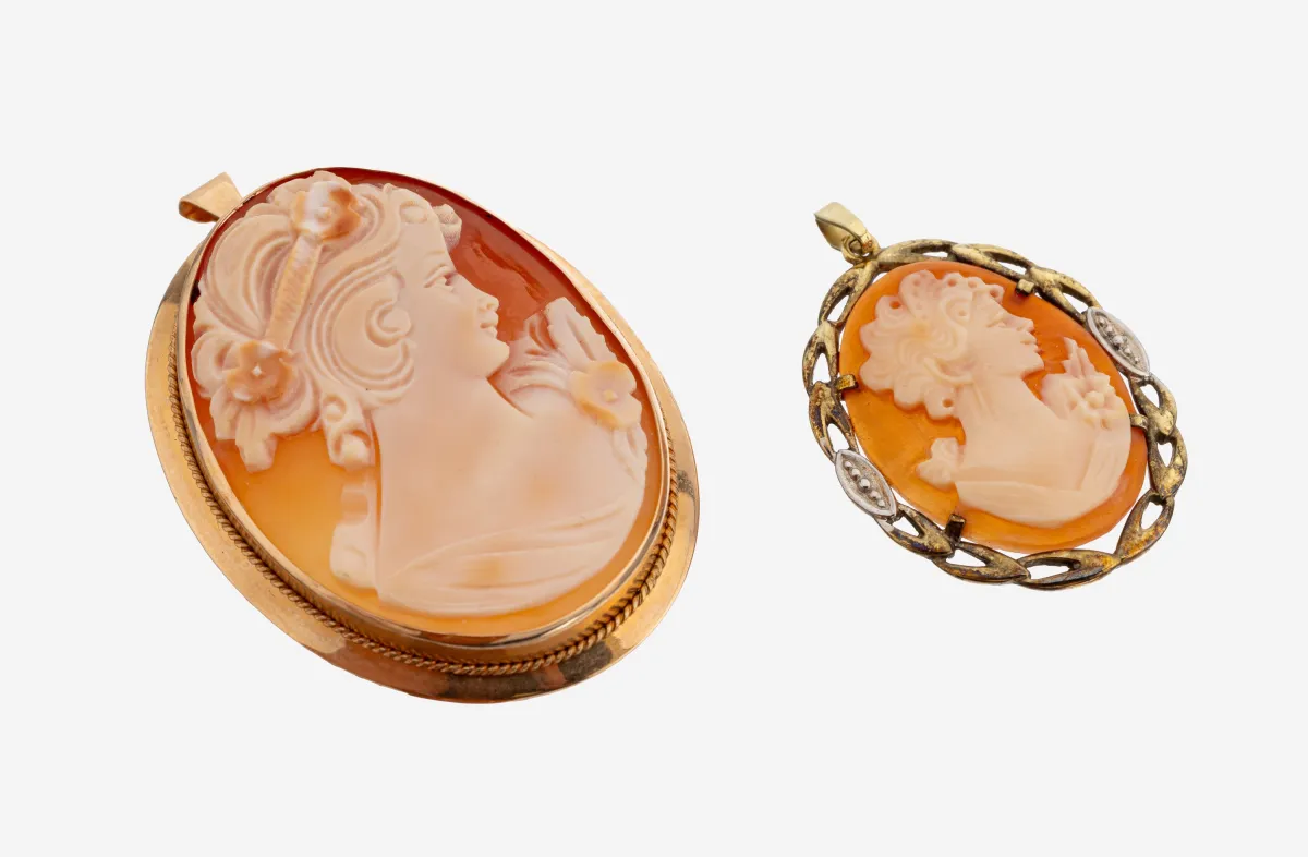 14 kt Gold Kamee-Brosche, RG 585/000, ovaleMuschelkamee, Darstellung einer Dame im