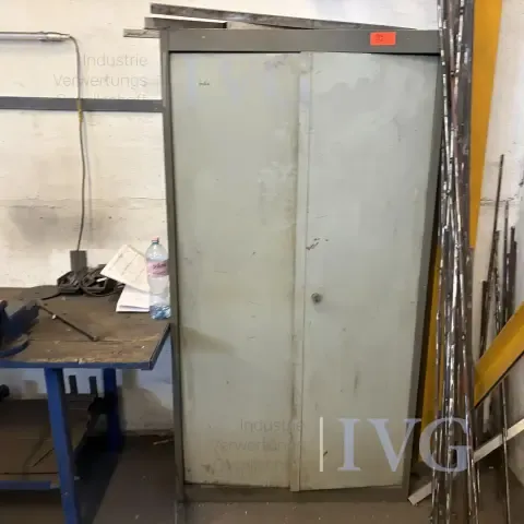 钢柜