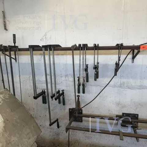 一批螺旋夹具